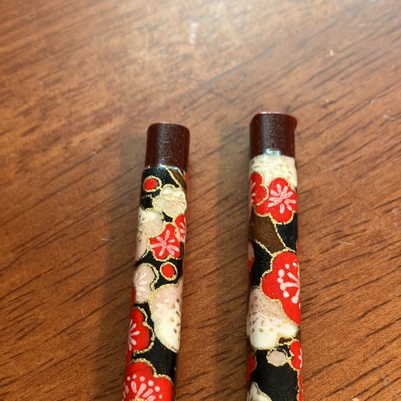 Beautiful set of two vintage chopsticks, excellent vintage condition. - Picture 10 of 16